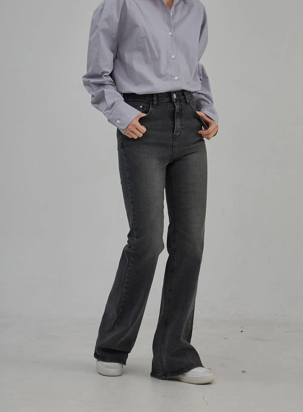 Slim Fit Bootcut Jeans OJ302
